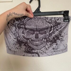 SHEIN Gray Skull Print Crop Top